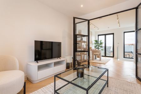 1 Bed Terraced House, Hythe Road, BN1 - Photo 4