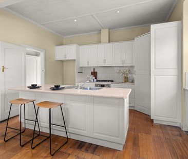 2 Chaleyer Street, Glen Iris VIC 3146 - House For Rent | Domain - Photo 1