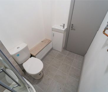 6 bedroom house to rent - Photo 1