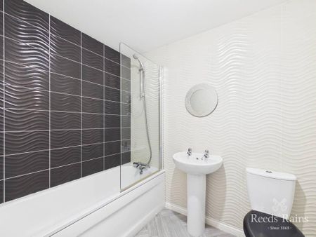 2 bedroom terraced house to rent - Photo 4