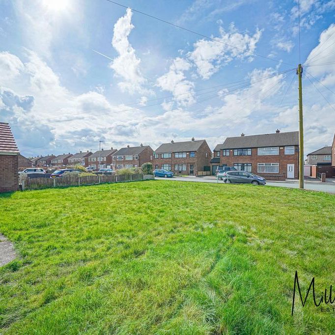 2 bedroom semi-detached bungalow to rent - Photo 1