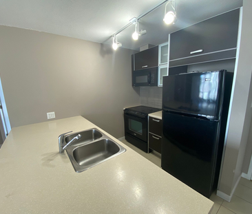 2 Bedroom - Photo 4