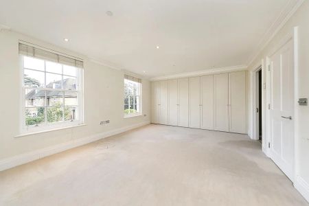 5 bedroom house in Richmond Lock - Photo 2