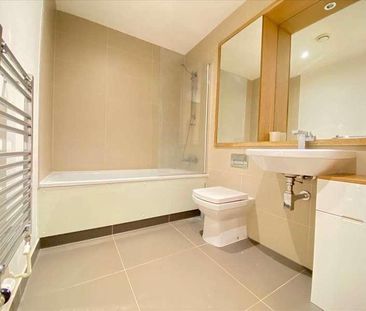 Admirals Tower North, Dowells Street, Greenwich, SE10 - Photo 2