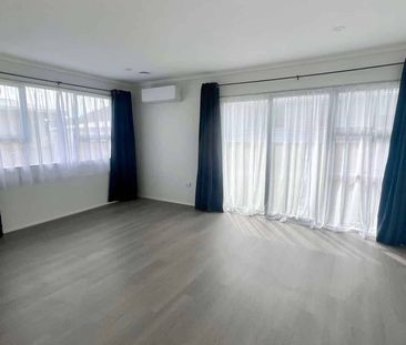 Modern 2-bed. Available now! - Photo 1