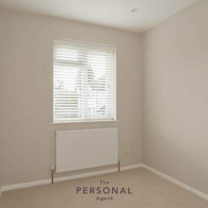 3 bedroom property to rent in Epsom - Photo 1