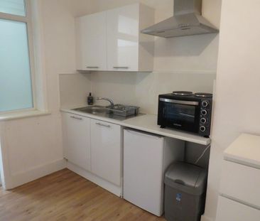 Studio to rent - Photo 3