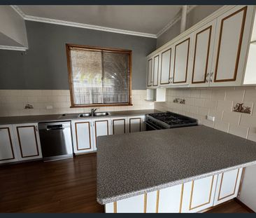 Comfortable Living in the West End - Photo 4