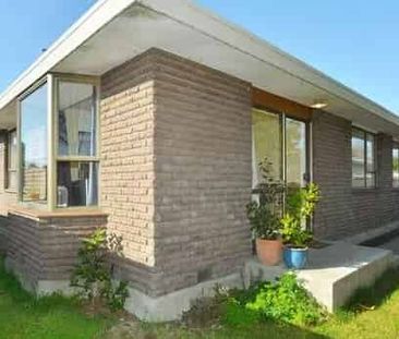 Sunny & Tidy Two-Bedroom Unit – St Albans - Photo 4