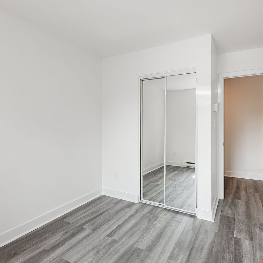 241-323 Rue Blue Haven, Montréal, QC - Photo 1