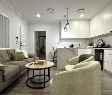 Stylish & Modern Two-Bedroom Granny Flat - Photo 2