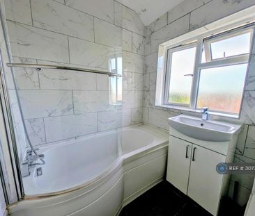 2 bedroom semi-detached house to rent - Photo 5