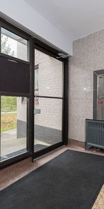 Crown Hill Place Apartments - Photo 4