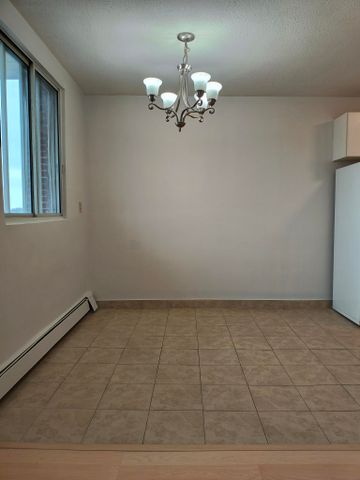 44 Oxford Apartments - Photo 2