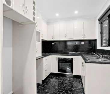 Charming Figtree Home Overlooking Mount Keira - Photo 4