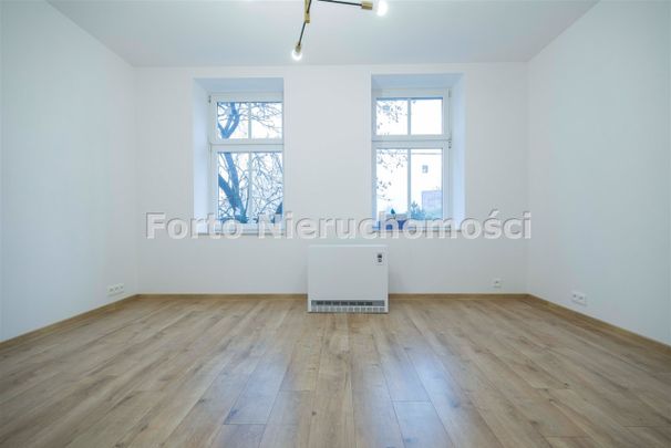 Chorzów, Batory, Plac Nowary - Фото 1