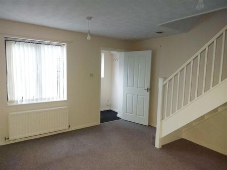 2 Bedroom House - Semi-Detached - Photo 5