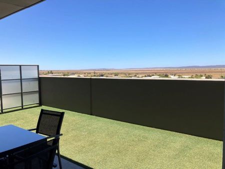 Luxury Living - 1x1 Pelago East Apartment - Photo 3