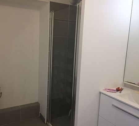 Appartement 2 pièces 40m2 MARSEILLE 12EME 857 euros - Photo 2