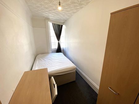 4 bedroom maisonette to rent - Photo 3