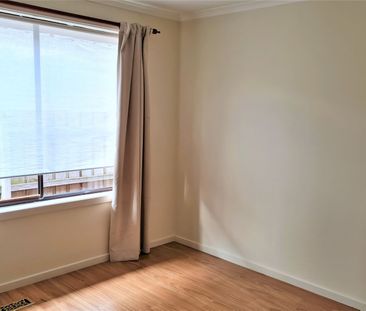 Charming 3-Bedroom Home in Altona Meadow - Photo 6