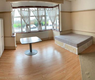 Queens Road Room GB - Photo 1