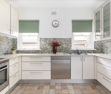 Single Level House in Premium Location - Photo 4