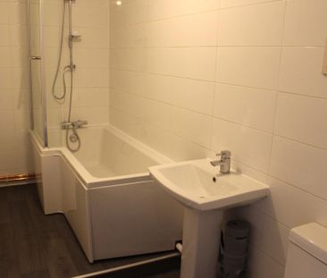 3 bedroom apartment to rent - Photo 6