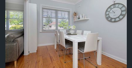 Beautifully updated home in an ideal location - Photo 4