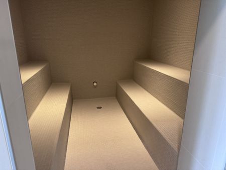 Luxury 3 Bed + Den Condo at Water Street by the Park - Photo 2