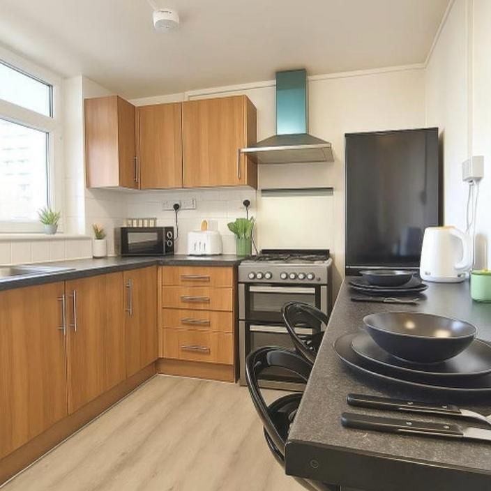 4 bedroom flat share to rent - Photo 1