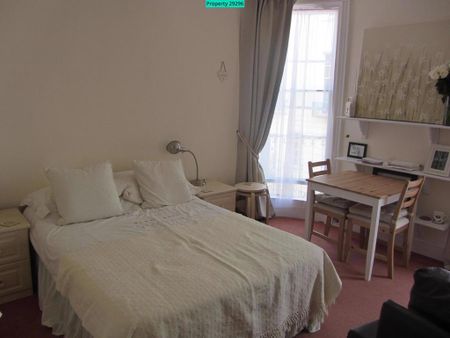 Studio to rent - Photo 2