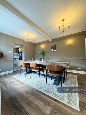 5 bedroom semi-detached house to rent - Photo 2