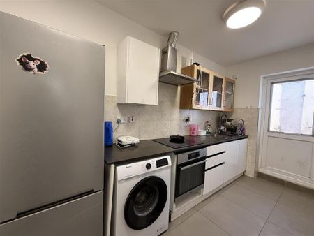 2 bedroom detached bungalow to rent - Photo 5