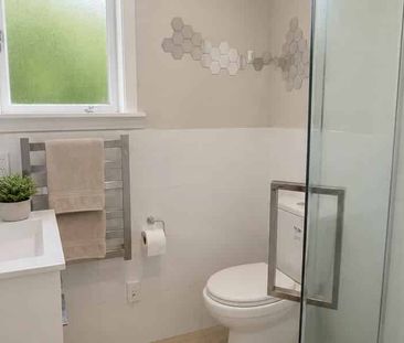 Tidy two-bedroom unit in convenient Location! - Photo 4