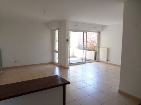 Location Appartement 4 pièces 90m² MONTPELLIER 34070 - Photo 2