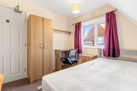 6 bedroom semi-detached house to rent - Photo 5