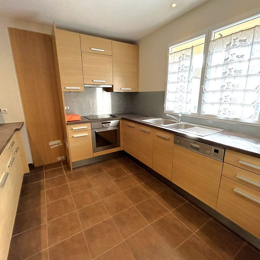 Location Maison 5 pièces 80m² - Photo 1