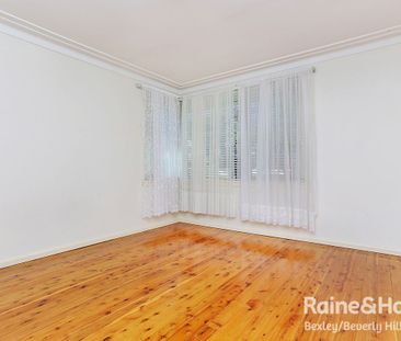 10 Vaughan Street, Blakehurst, NSW 2221 - Photo 4
