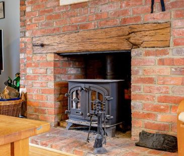 4 bedroom detached house to rent - Photo 2