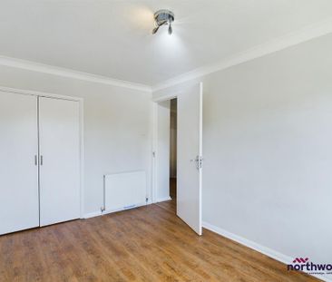 3 bedroom terraced house to rent - Photo 6