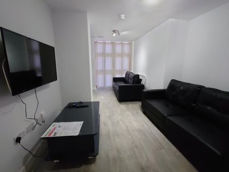 5 bedroom flat share to rent - Photo 2