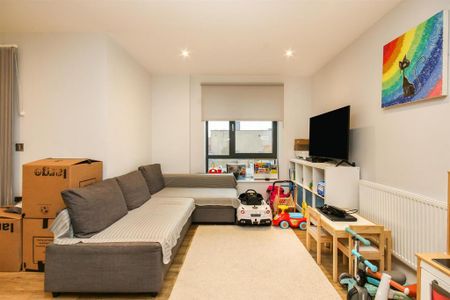 3 bedroom apartment to rent - Photo 2