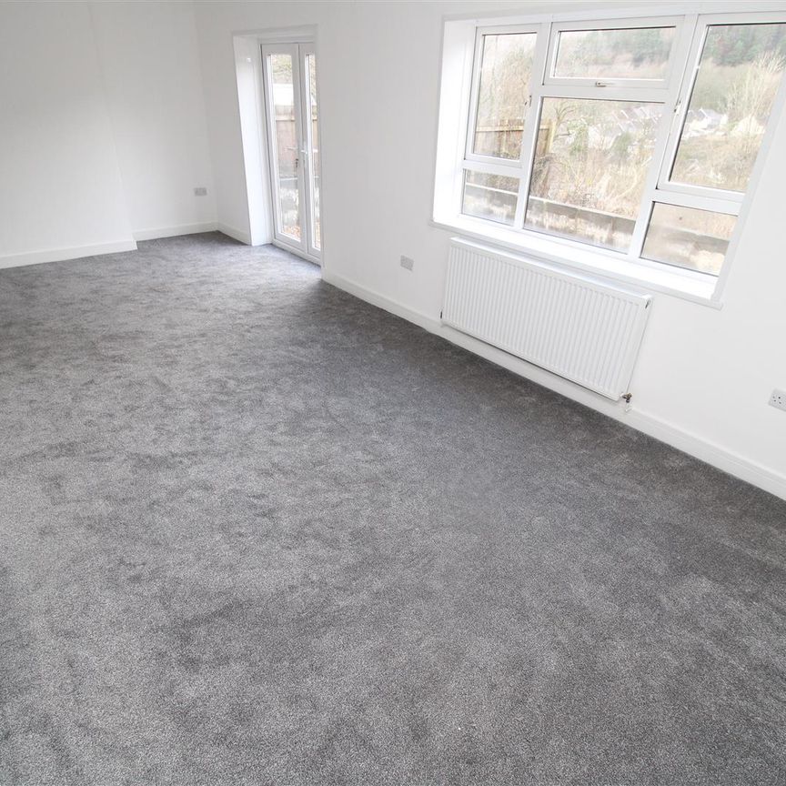 House - Terraced For Rent Castleton Avenue, Treorchy - Photo 1
