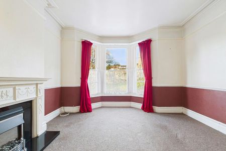 2 bedroom ground floor flat to rent - Photo 4