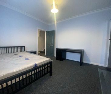 4 Bed Terraced House, Blenheim Road, RG1 - Photo 6