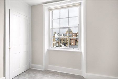 A newly redecorated and recarpeted two bedroom flat situated on the third anf fourth floors (no lift in building) of this stucco-fronted period building conveniently position opposite South Kensington underground station. EPC rating: D - Photo 3