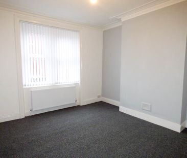 2 bed flat to rent in Duke Street, Pelaw, NE10 - Photo 3