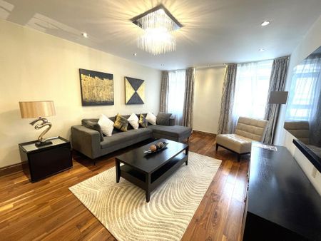 3 bedroom flat to rent - Photo 2