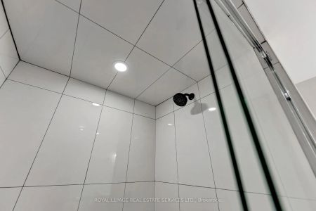 Detached Home For Lease | W9044225 - Photo 2